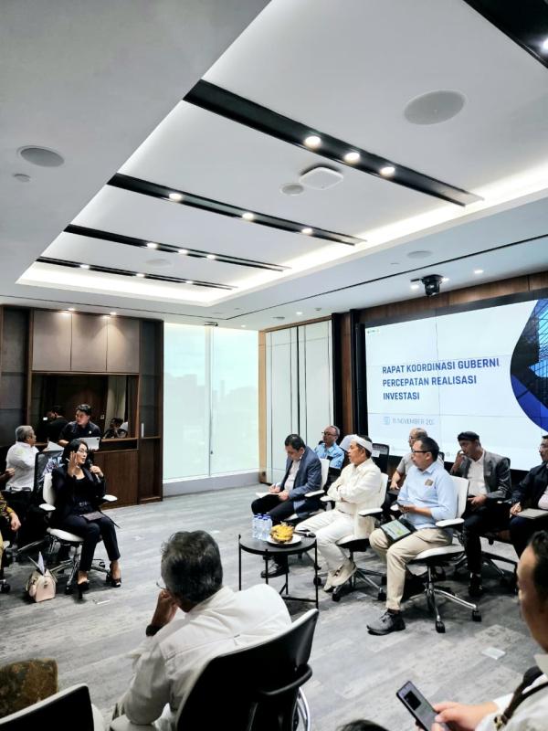 Rapat Koordinasi Percepatan Realisasi Investasi di Jawa Barat 11 November 2025
