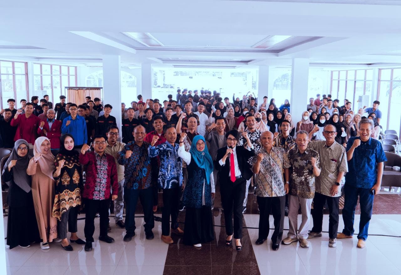 Ketua DPP APINDO Jawa Barat menghadiri seminar Supply Chain Management